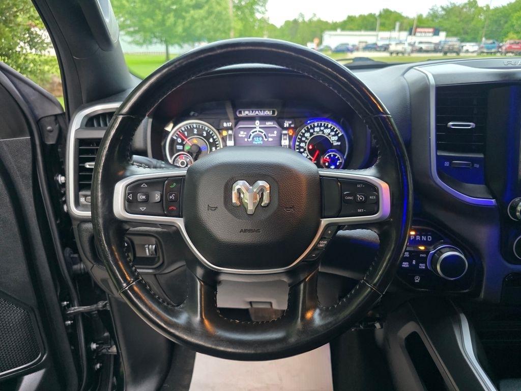 RAM 1500 Big Horn Crew Cab SWB 4WD 2020
