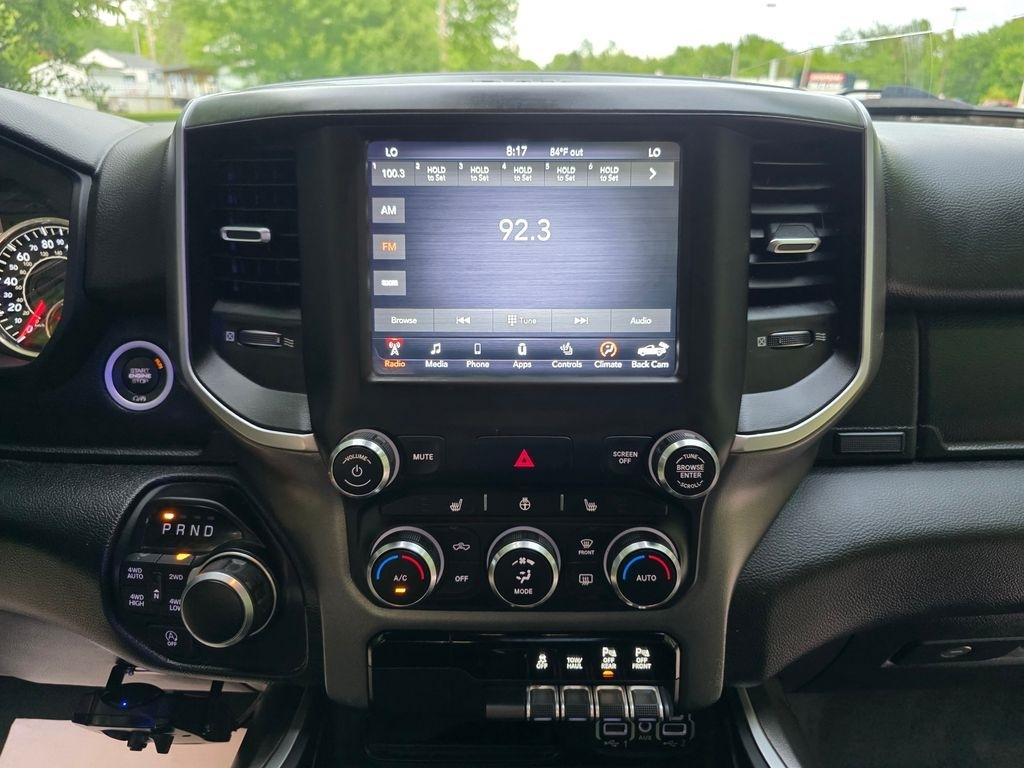 RAM 1500 Big Horn Crew Cab SWB 4WD 2020