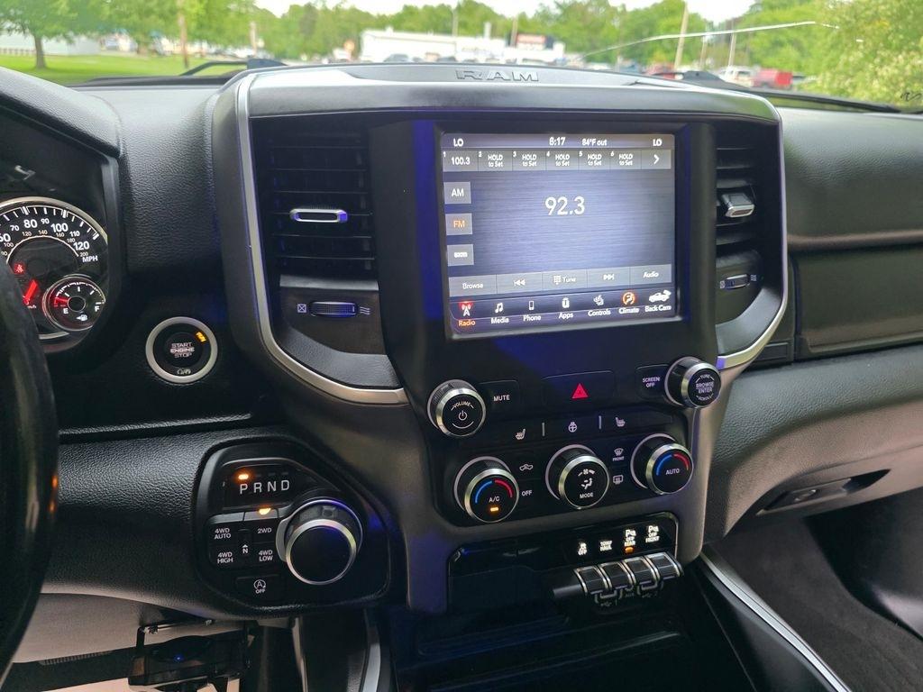 RAM 1500 Big Horn Crew Cab SWB 4WD 2020