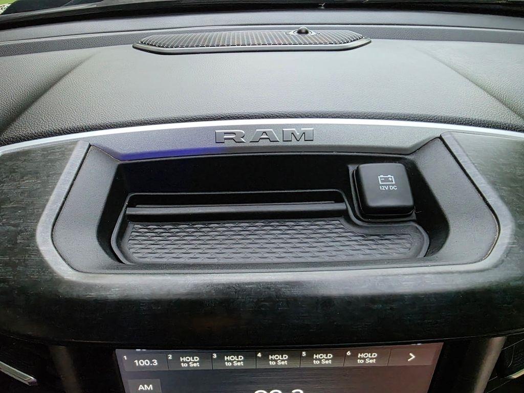 RAM 1500 Big Horn Crew Cab SWB 4WD 2020