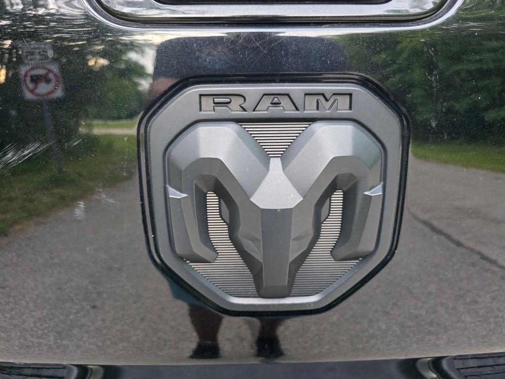 RAM 1500 Big Horn Crew Cab SWB 4WD 2020