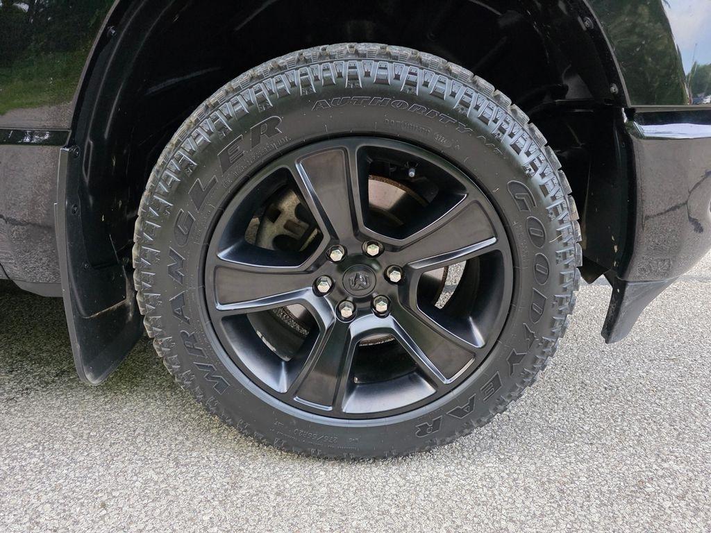 RAM 1500 Big Horn Crew Cab SWB 4WD 2020
