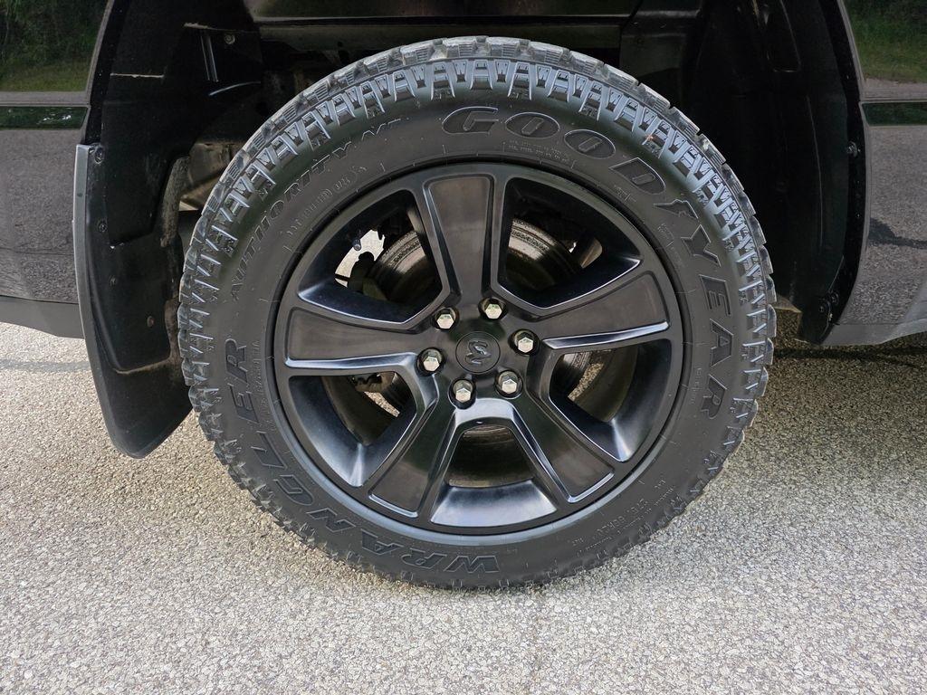 RAM 1500 Big Horn Crew Cab SWB 4WD 2020