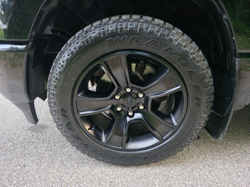 RAM 1500 Big Horn Crew Cab SWB 4WD 2020