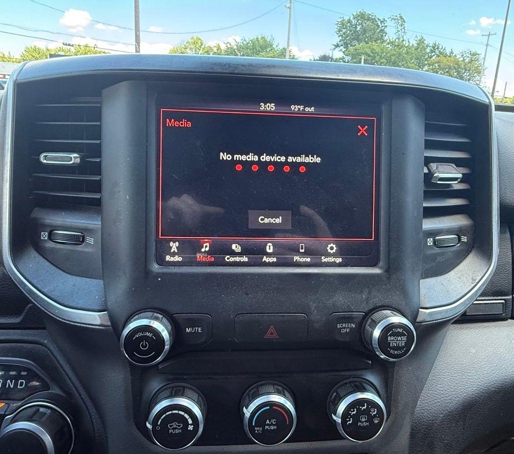 RAM 1500 Big Horn Crew Cab SWB 4WD 2019