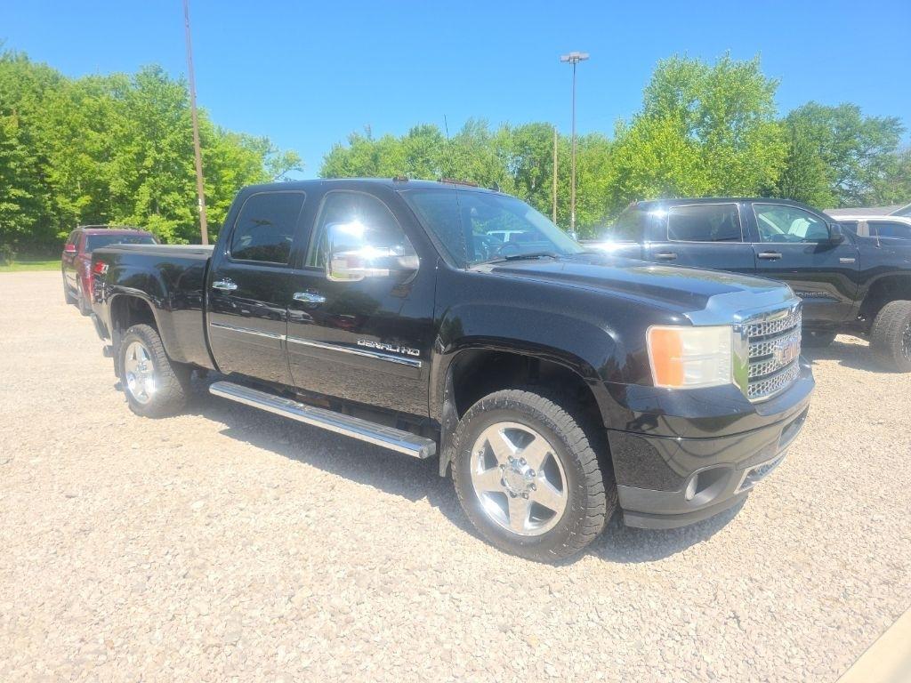 GMC Sierra 2500HD Denali Crew Cab 4WD 2014