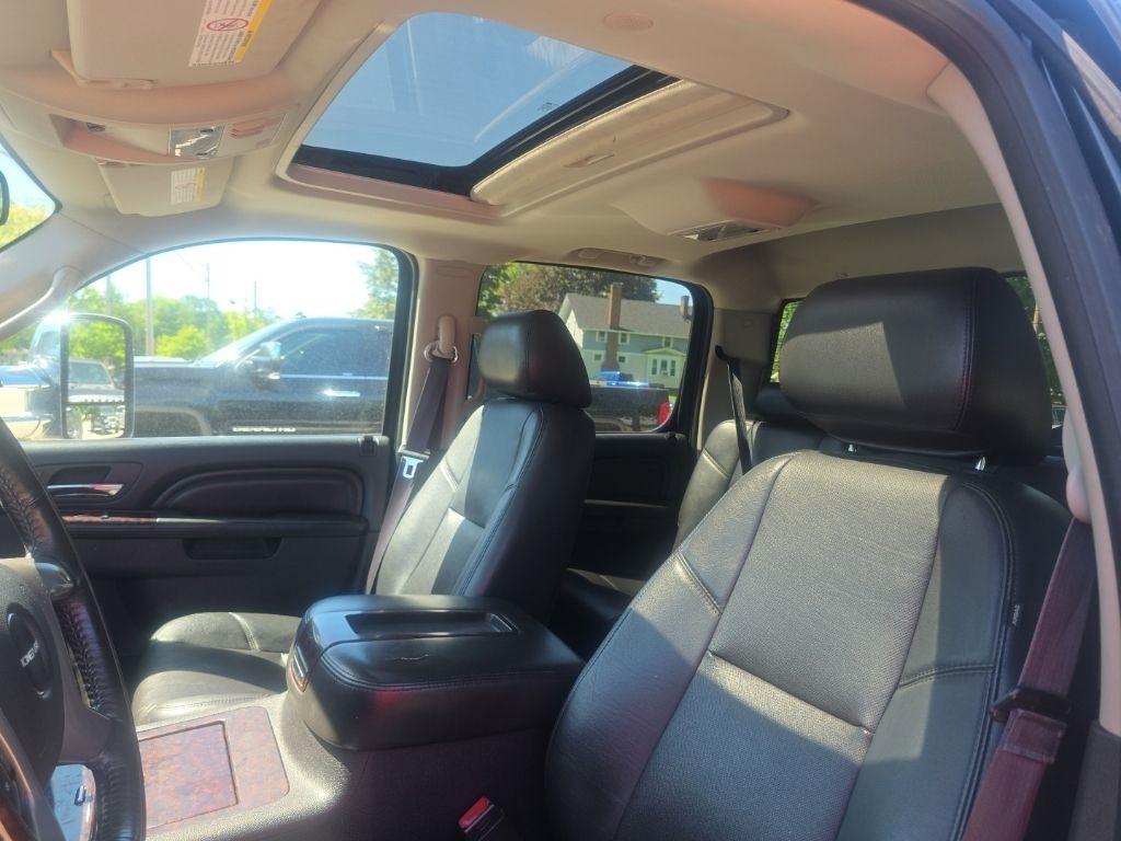 GMC Sierra 2500HD Denali Crew Cab 4WD 2014