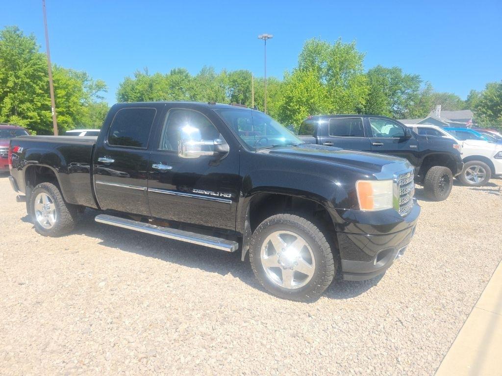 GMC Sierra 2500HD Denali Crew Cab 4WD 2014