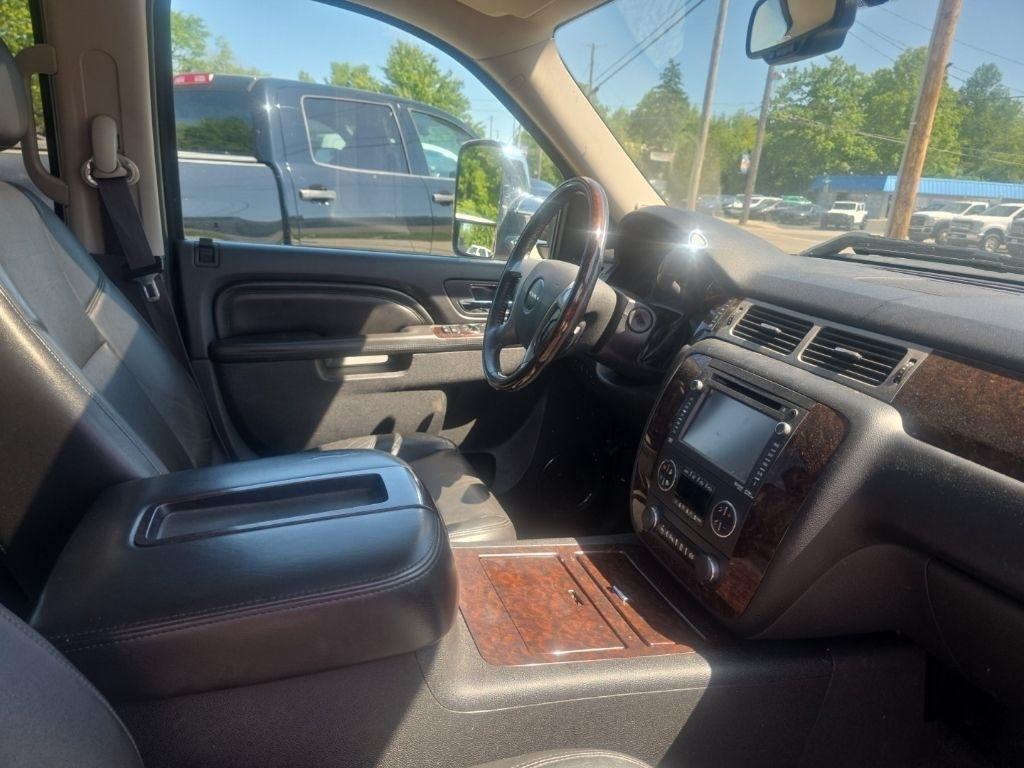 GMC Sierra 2500HD Denali Crew Cab 4WD 2014