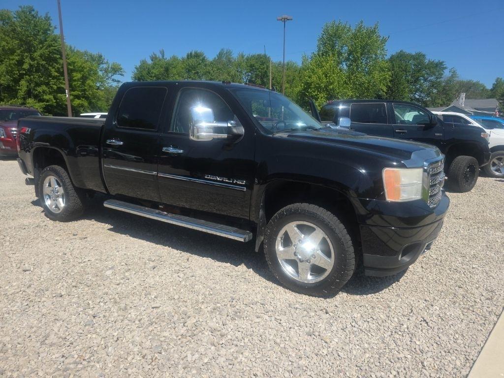 GMC Sierra 2500HD Denali Crew Cab 4WD 2014
