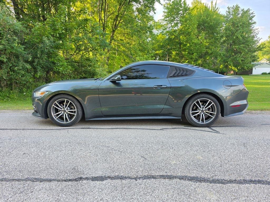 Ford Mustang EcoBoost Coupe 2016
