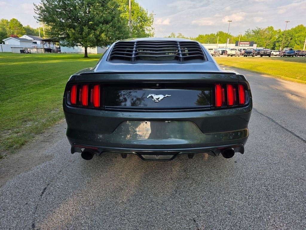 Ford Mustang EcoBoost Coupe 2016