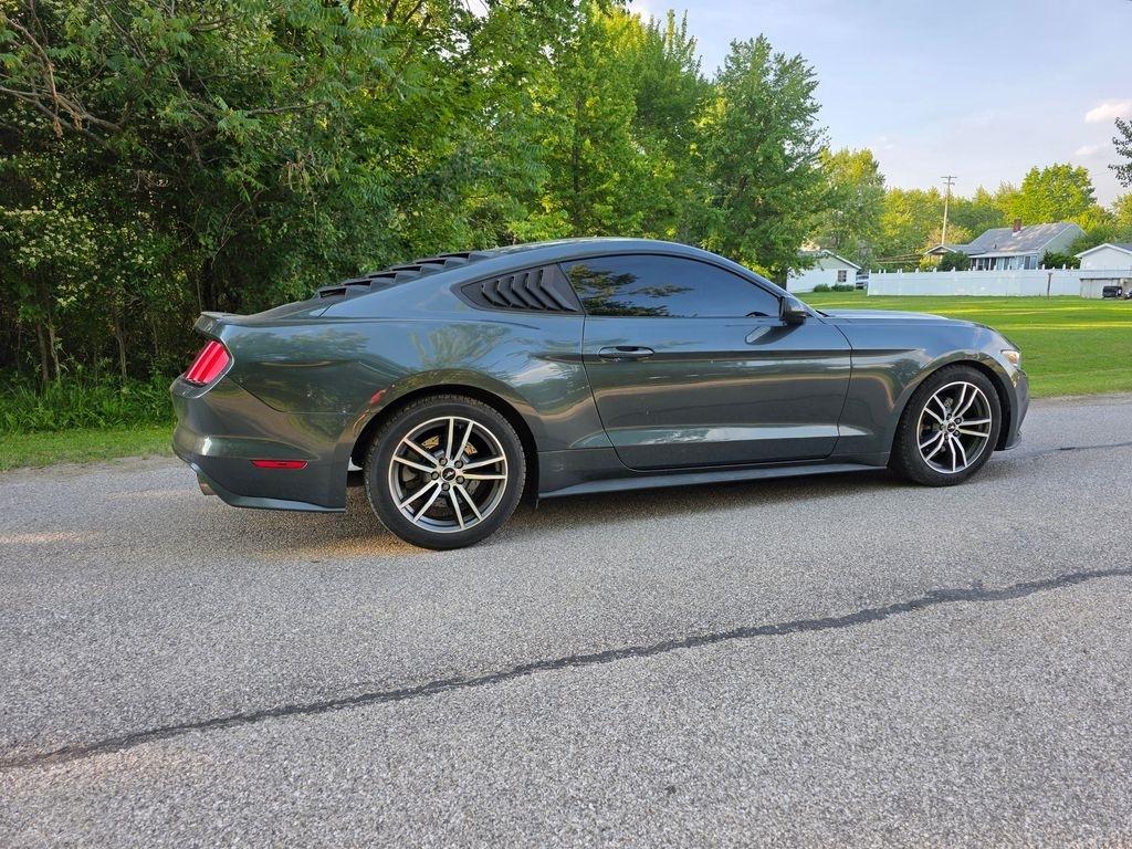 Ford Mustang EcoBoost Coupe 2016