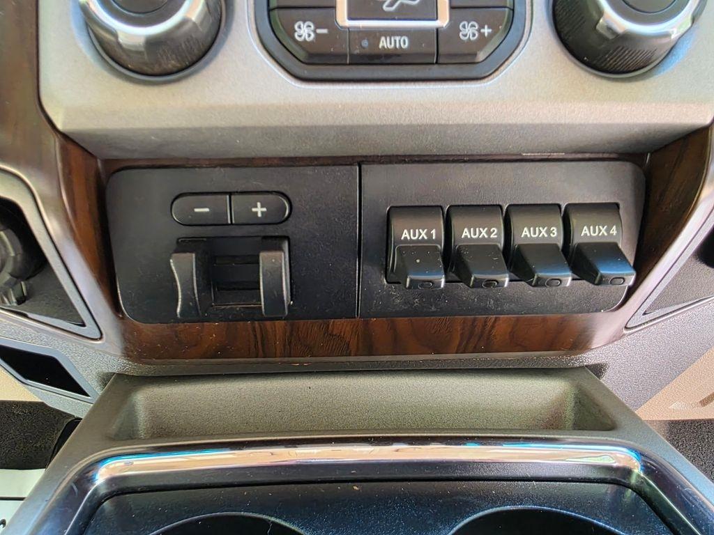 Ford F-250 SD Lariat Crew Cab 4WD 2015
