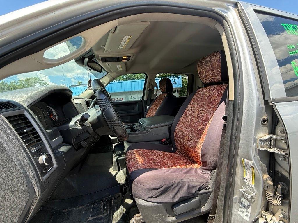 RAM 2500 Tradesman Crew Cab SWB 4WD 2016