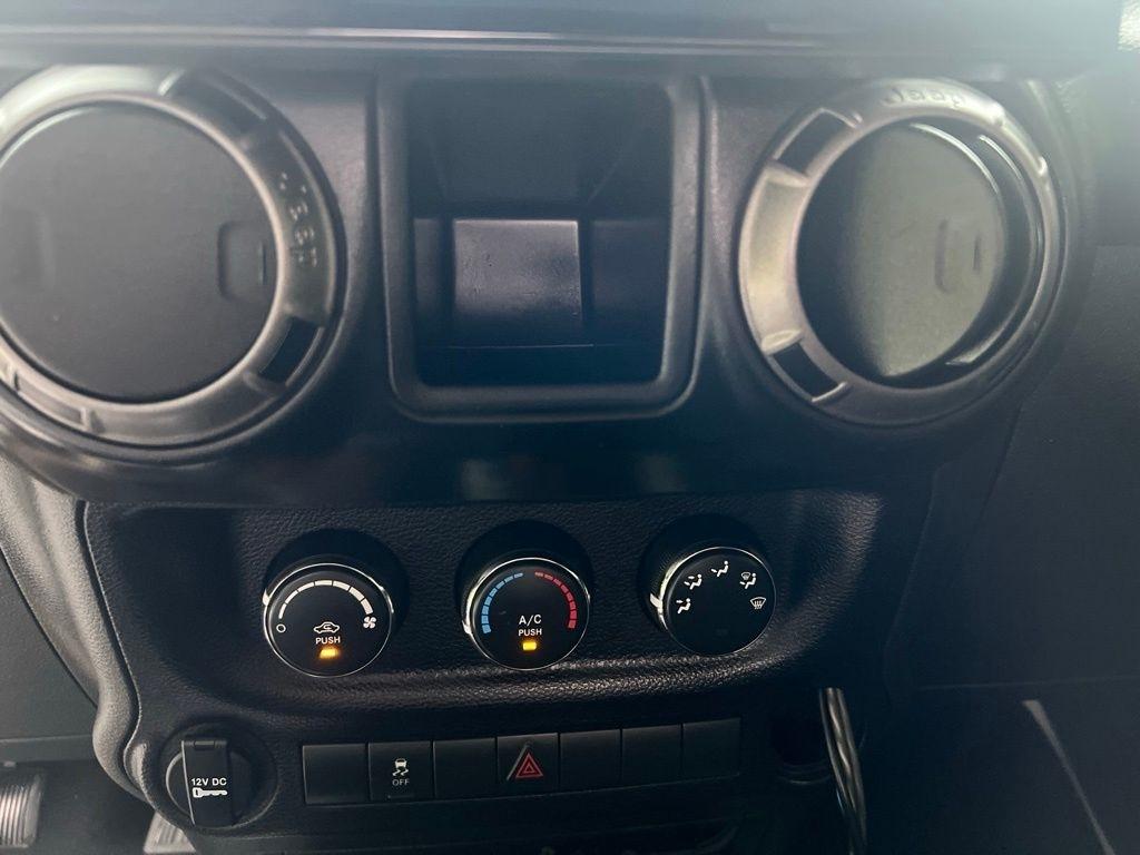 Jeep Wrangler Sport 4WD 2016