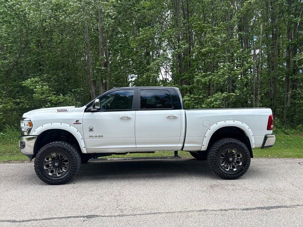 RAM 3500 Laramie Crew Cab SWB 4WD 2022
