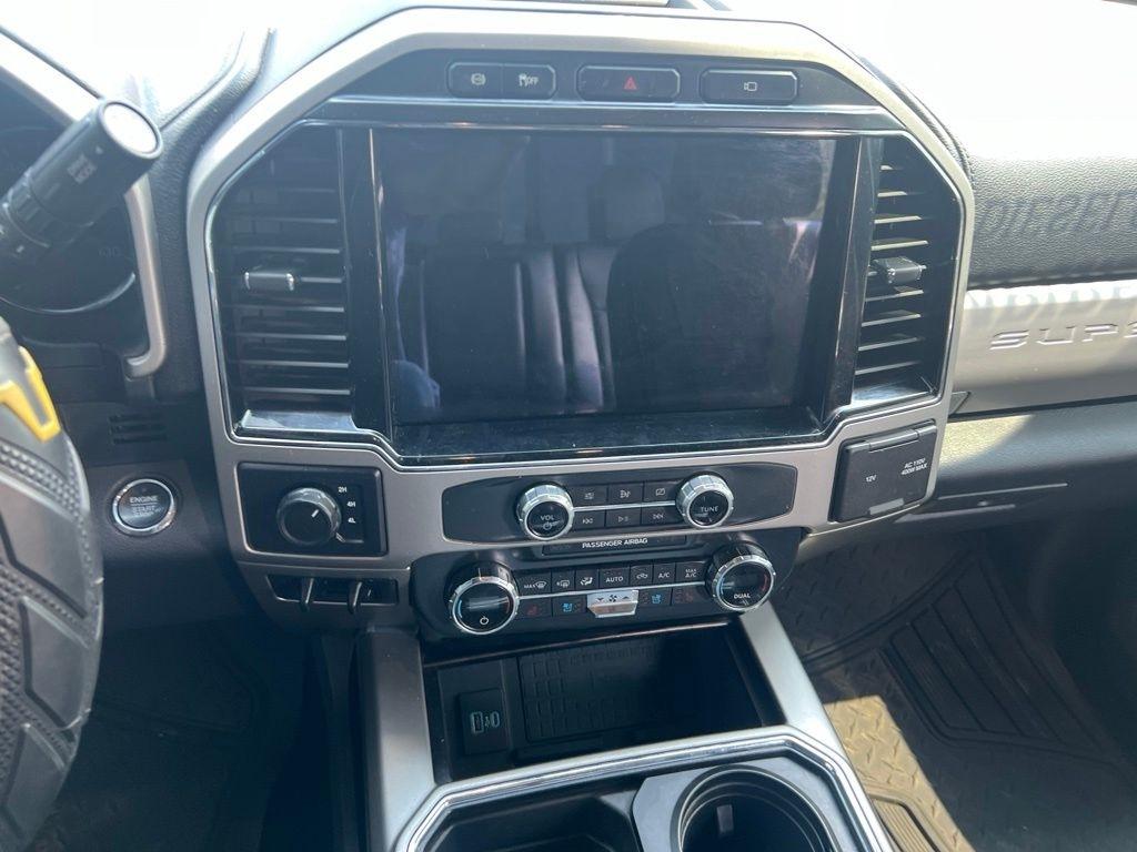 Ford F-250 SD Lariat Crew Cab 4WD 2022
