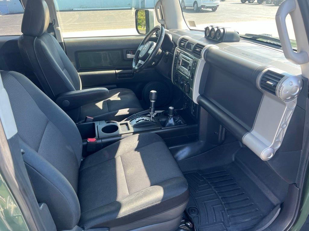 Toyota FJ Cruiser 4WD AT 2014