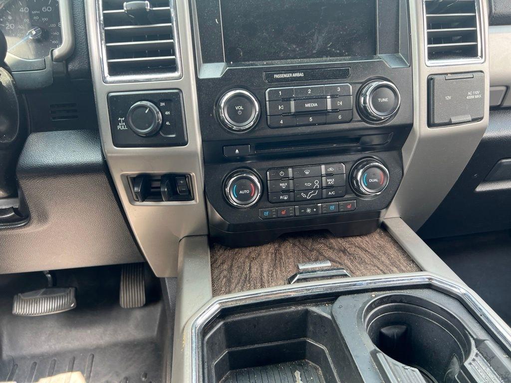 Ford F-250 SD Lariat Crew Cab 4WD 2017