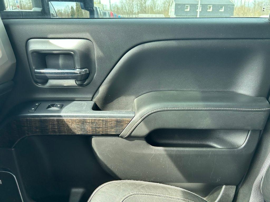 GMC Sierra 2500HD Denali Crew Cab 4WD 2016