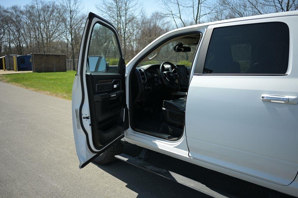 RAM 2500 Laramie Crew Cab SWB 4WD 2019