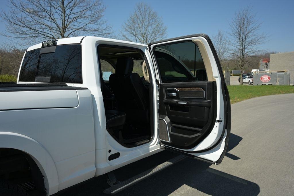RAM 2500 Laramie Crew Cab SWB 4WD 2019