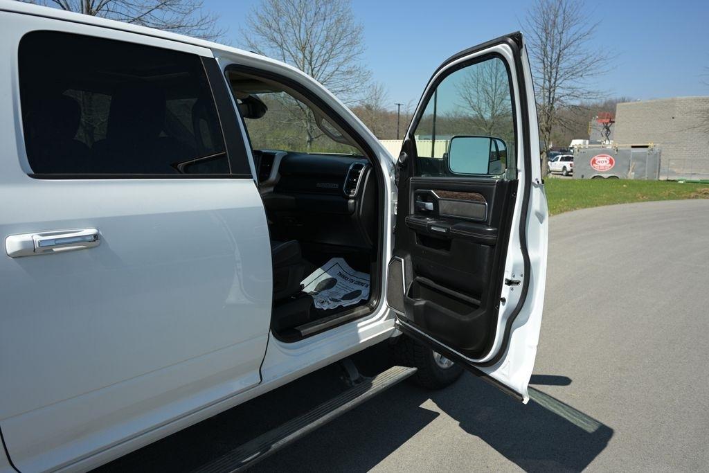 RAM 2500 Laramie Crew Cab SWB 4WD 2019