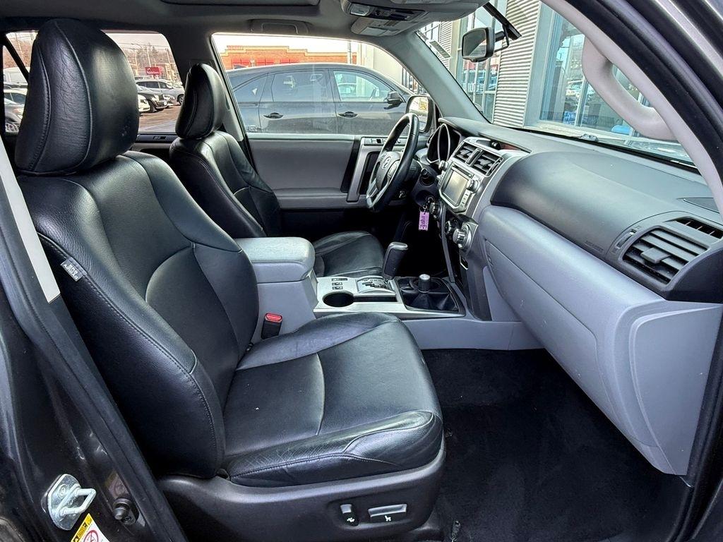 Toyota 4Runner  2012