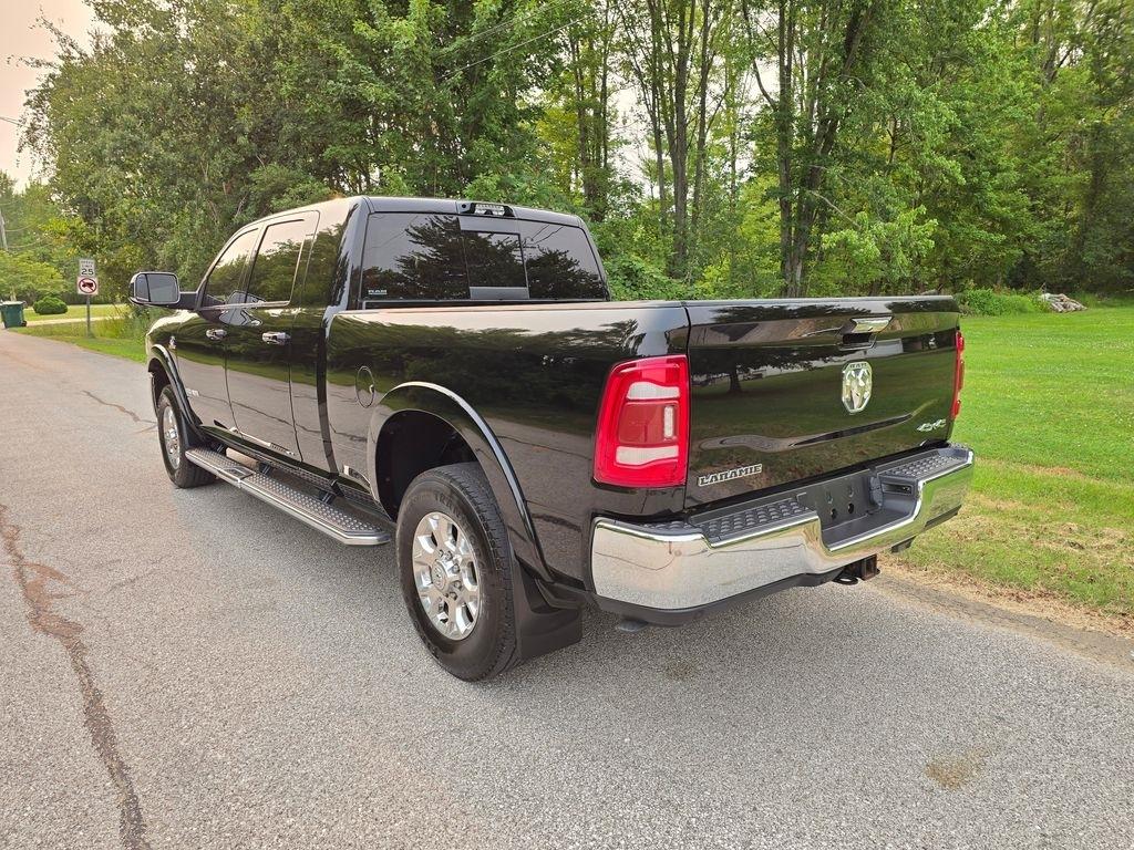 RAM 3500 Laramie Mega Cab 4WD 2022