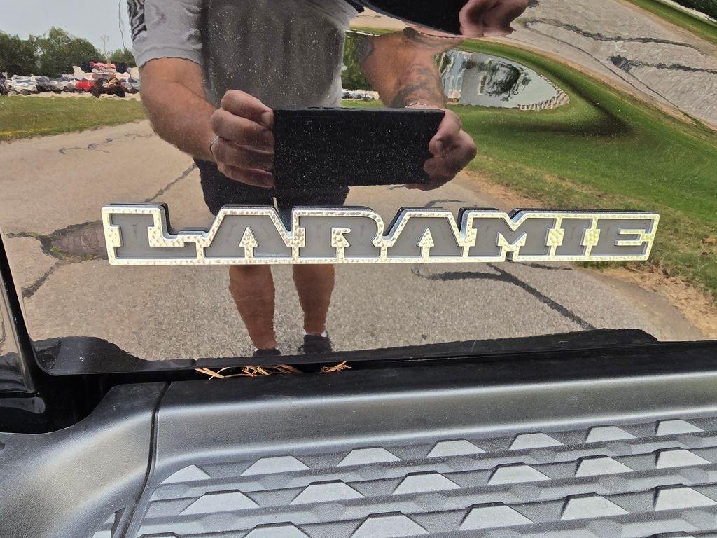 RAM 3500 Laramie Mega Cab 4WD 2022