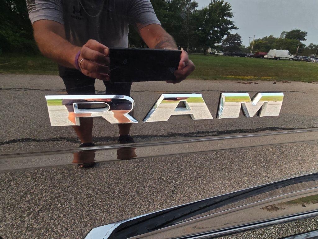 RAM 3500 Laramie Mega Cab 4WD 2022
