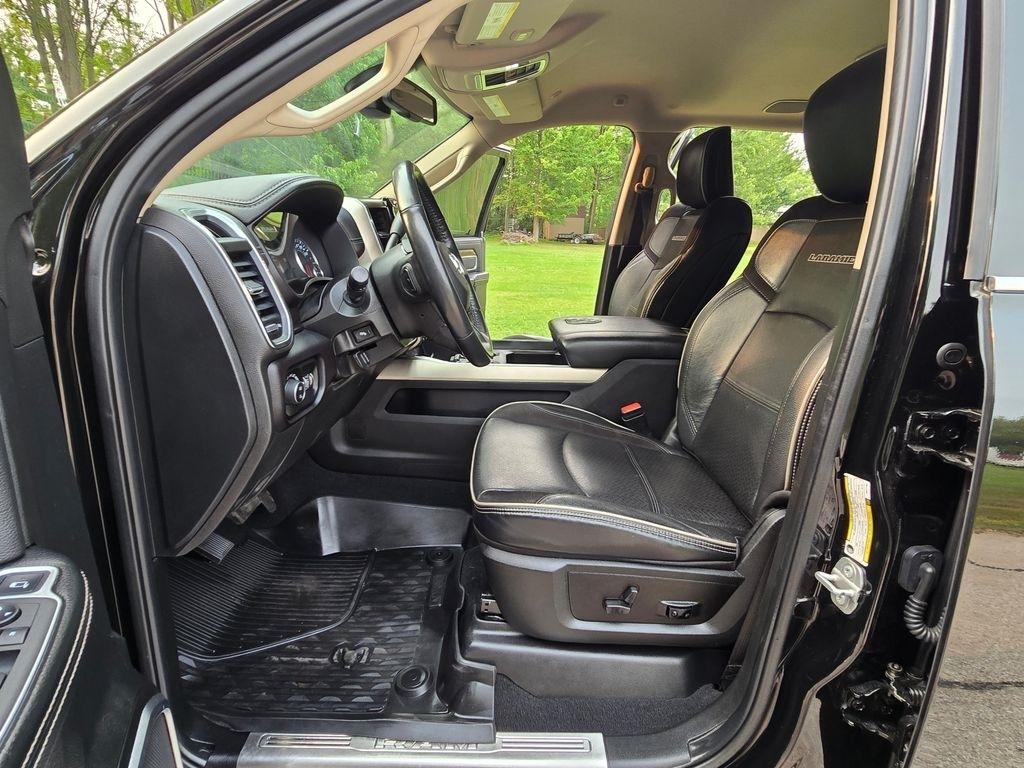 RAM 3500 Laramie Mega Cab 4WD 2022