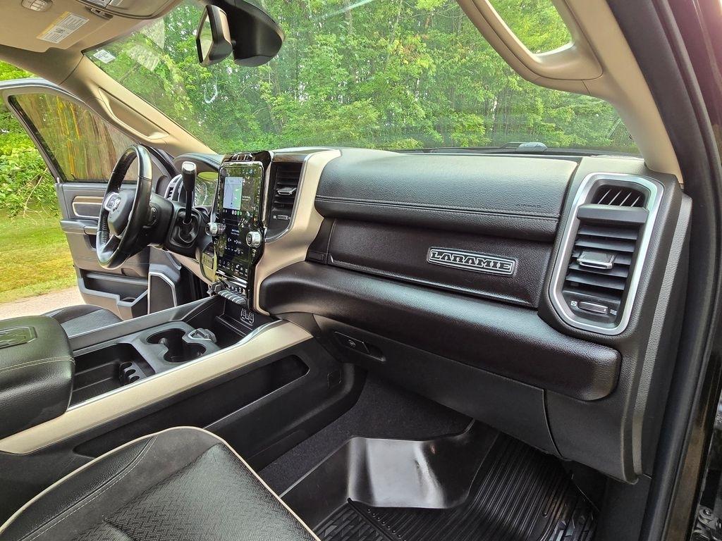 RAM 3500 Laramie Mega Cab 4WD 2022