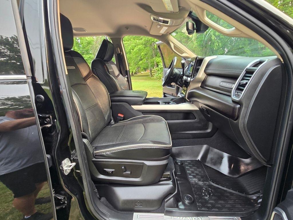 RAM 3500 Laramie Mega Cab 4WD 2022