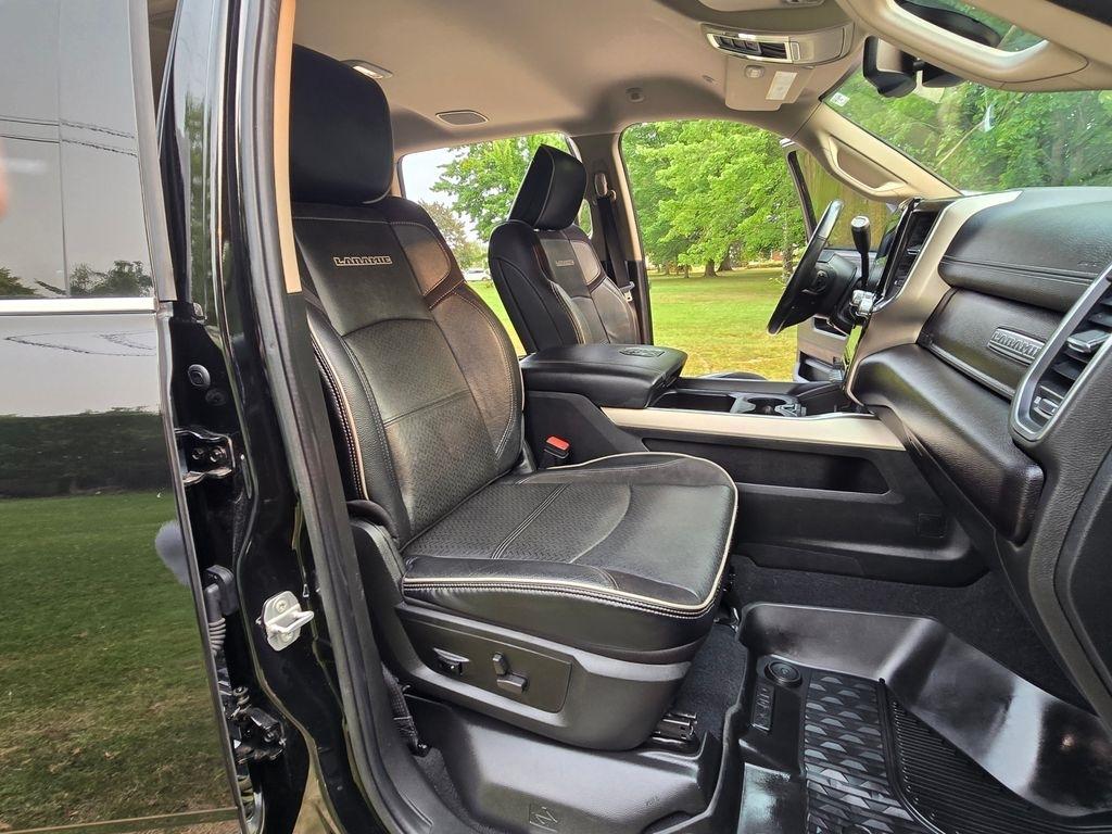 RAM 3500 Laramie Mega Cab 4WD 2022