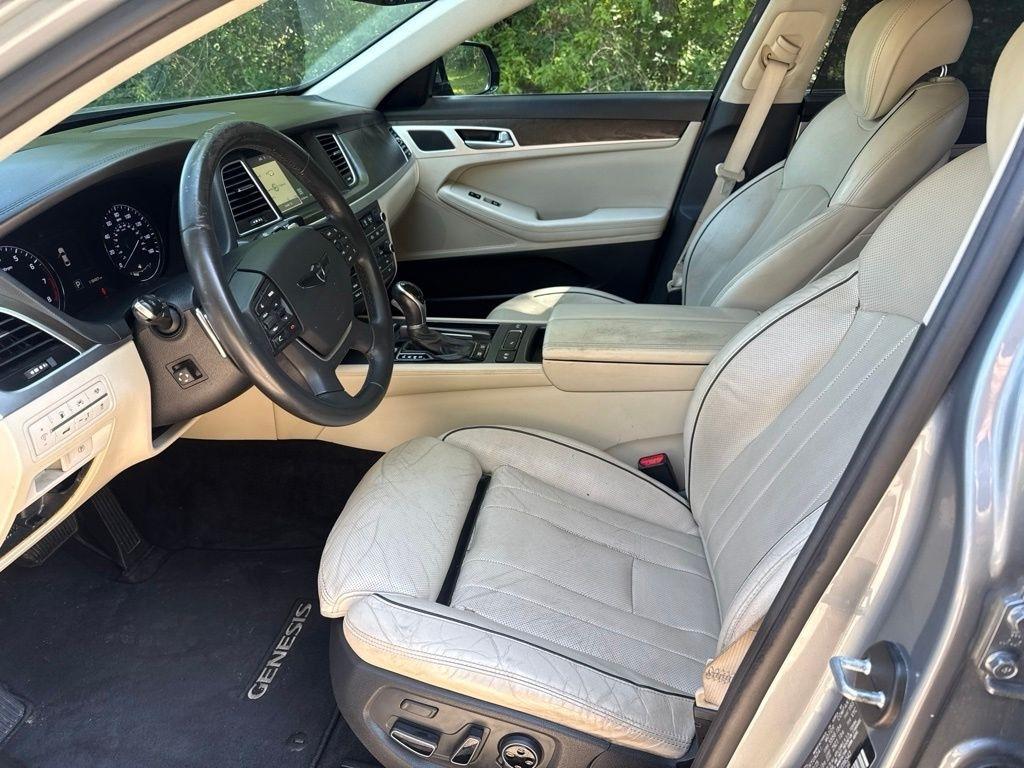 Hyundai Genesis 5.0L RWD 2015