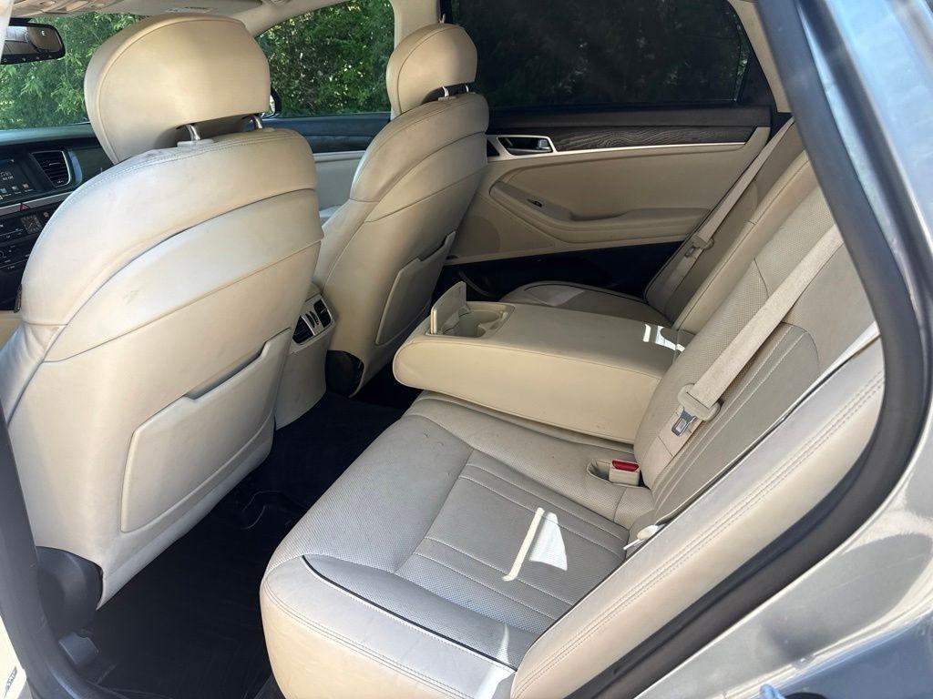 Hyundai Genesis 5.0L RWD 2015