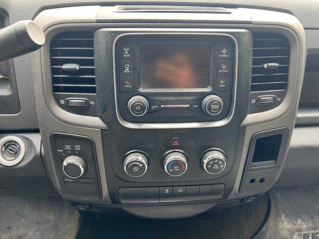 RAM 1500 Tradesman Crew Cab SWB 4WD 2013