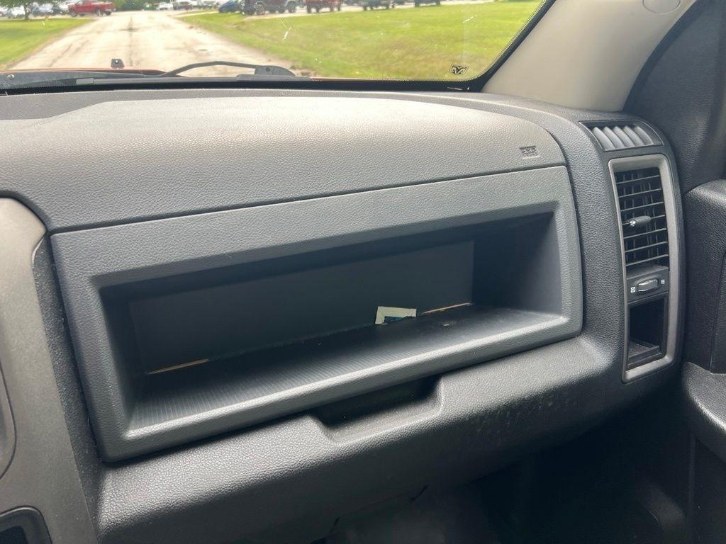 RAM 1500 Tradesman Crew Cab SWB 4WD 2013