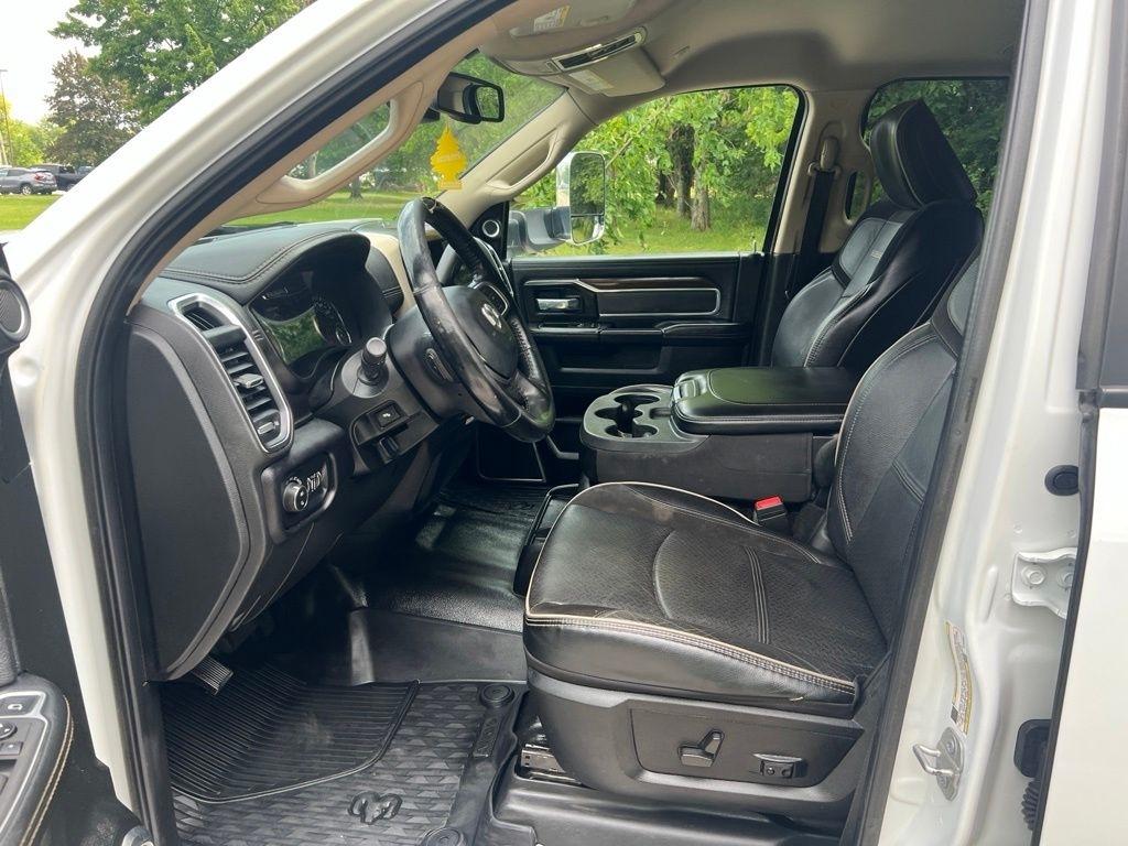 RAM 3500 Crew Cab 4WD DRW 2022