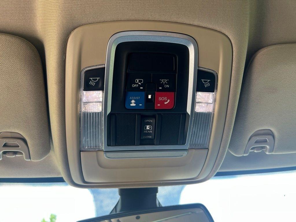 RAM 3500 Crew Cab 4WD DRW 2022
