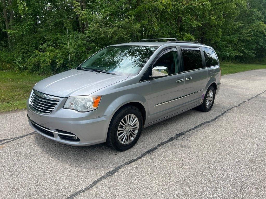 2014 Chrysler Town & Country Touring-L