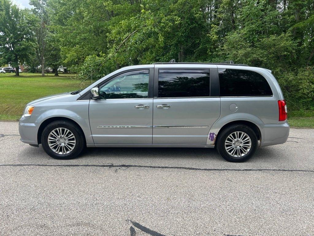 Chrysler Town & Country Touring-L 2014