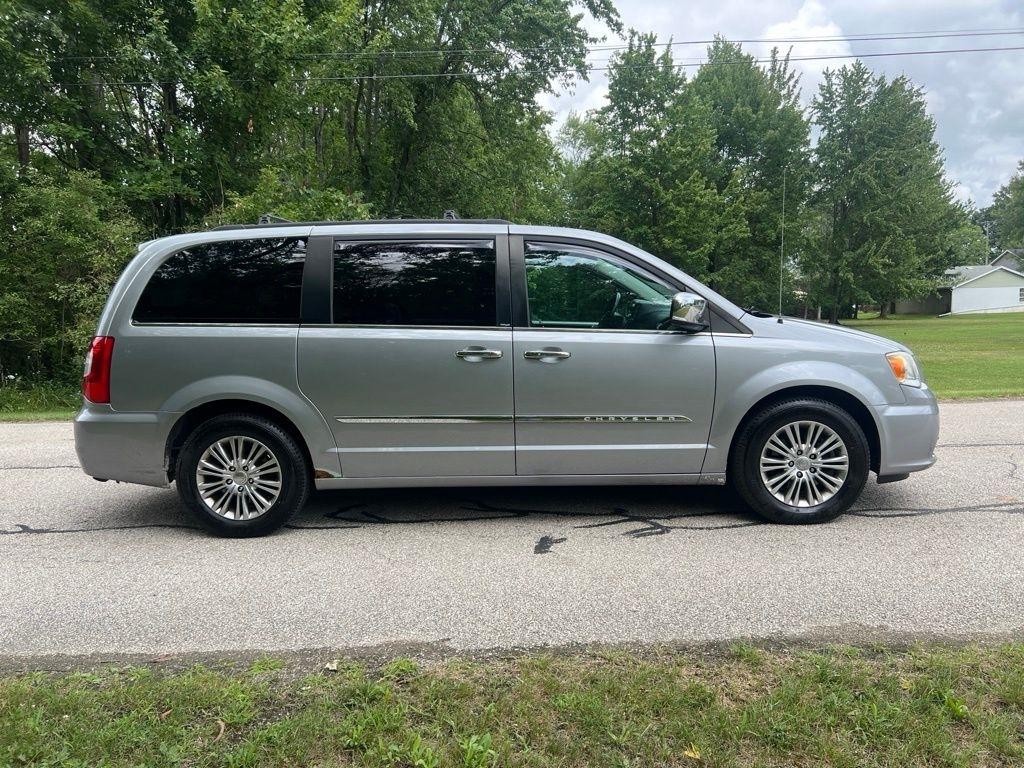 Chrysler Town & Country Touring-L 2014