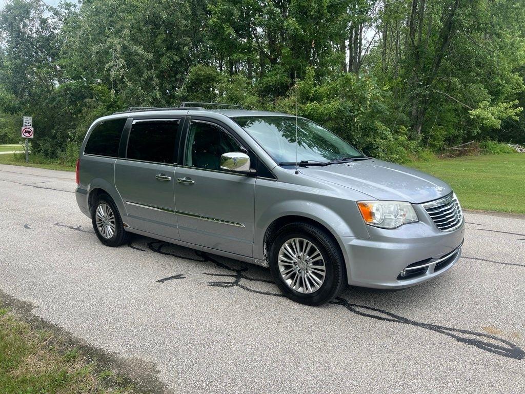 Chrysler Town & Country Touring-L 2014
