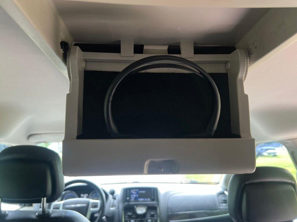 Chrysler Town & Country Touring-L 2014