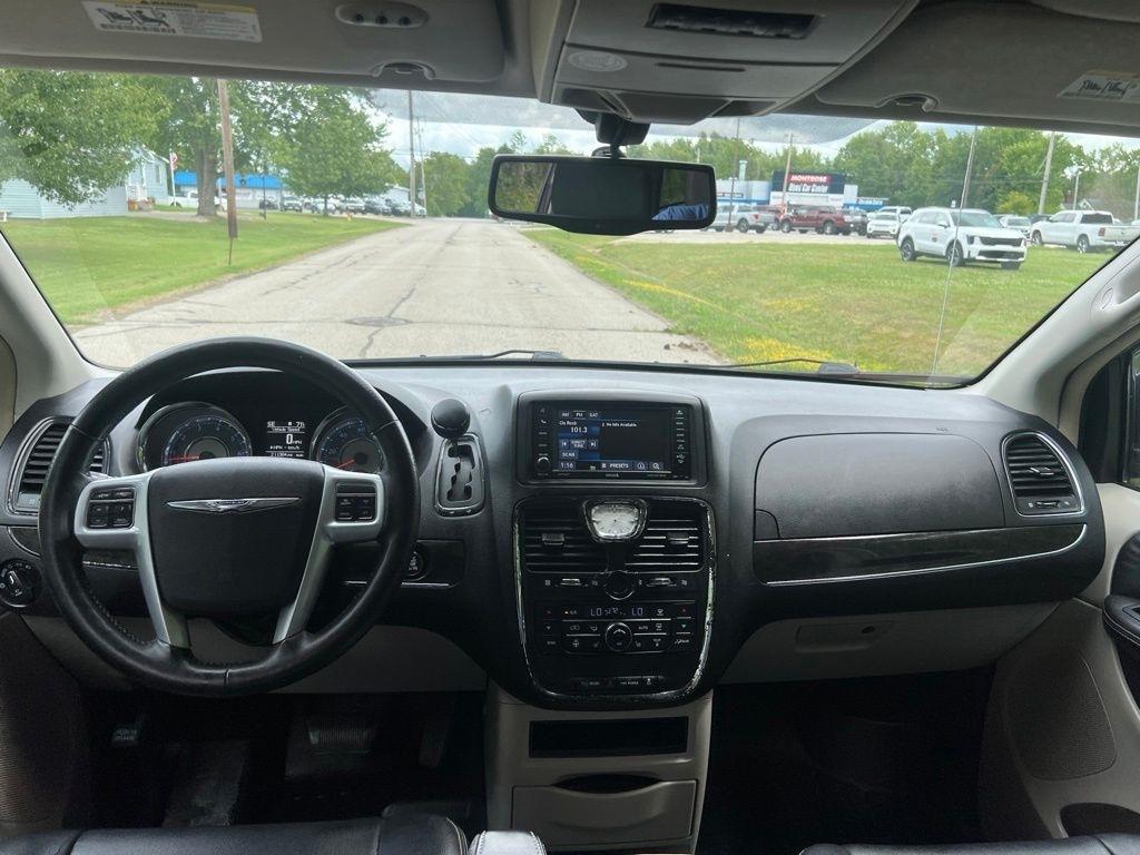 Chrysler Town & Country Touring-L 2014