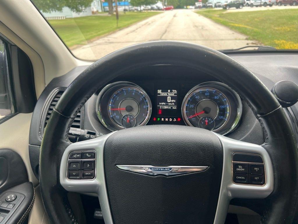 Chrysler Town & Country Touring-L 2014