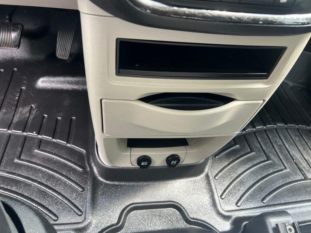 Chrysler Town & Country Touring-L 2014